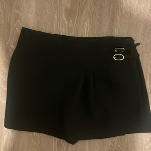 NWT Zara Black Mini Skort with Buckle Detail Sz L